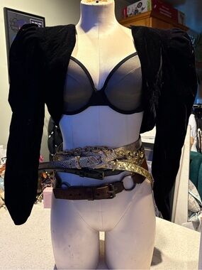 VINTAGE VELVET BALLOON SHOULDER CROPPED BOLERO BLAZER